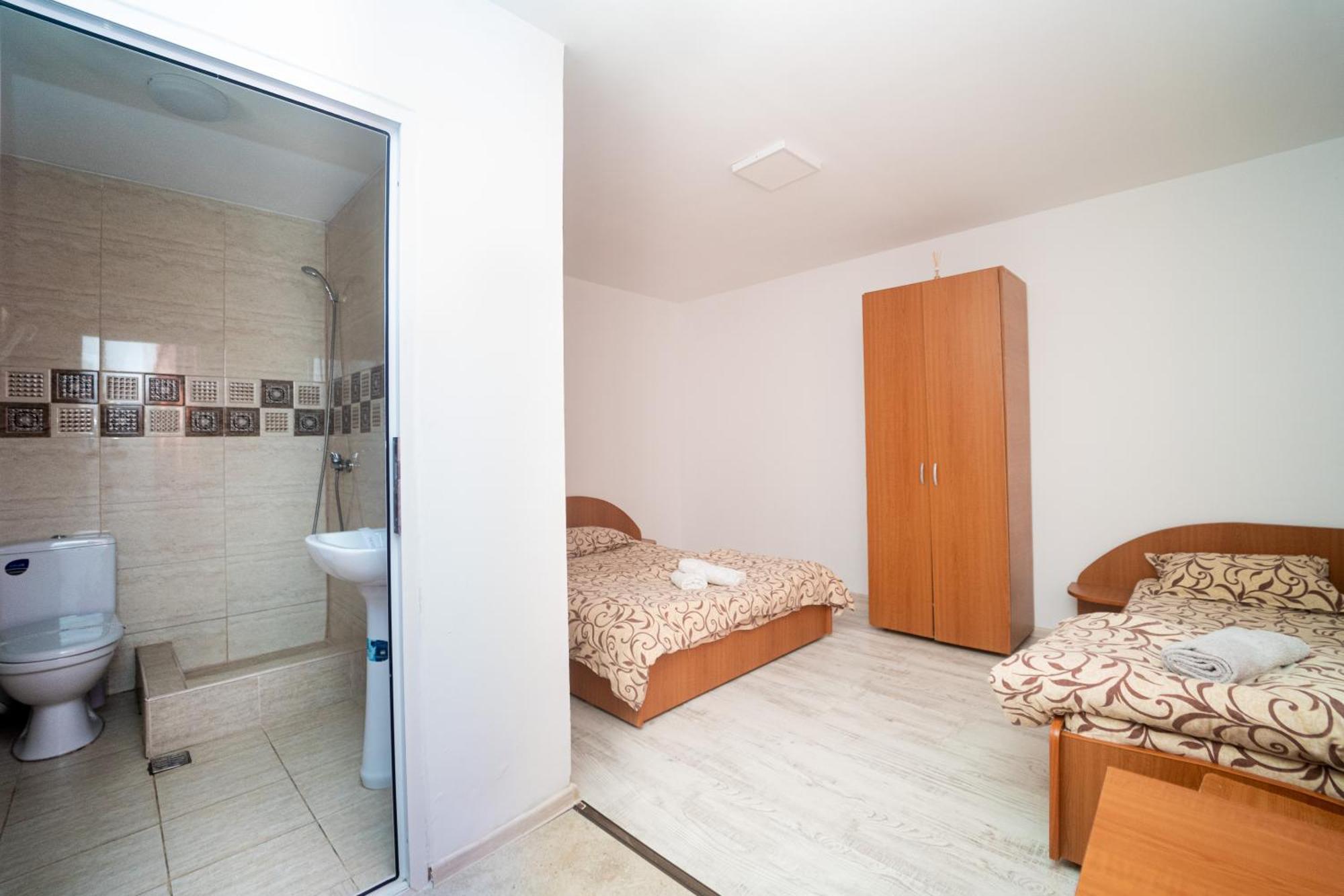 Economy Triple Room,1649954494:JPEG